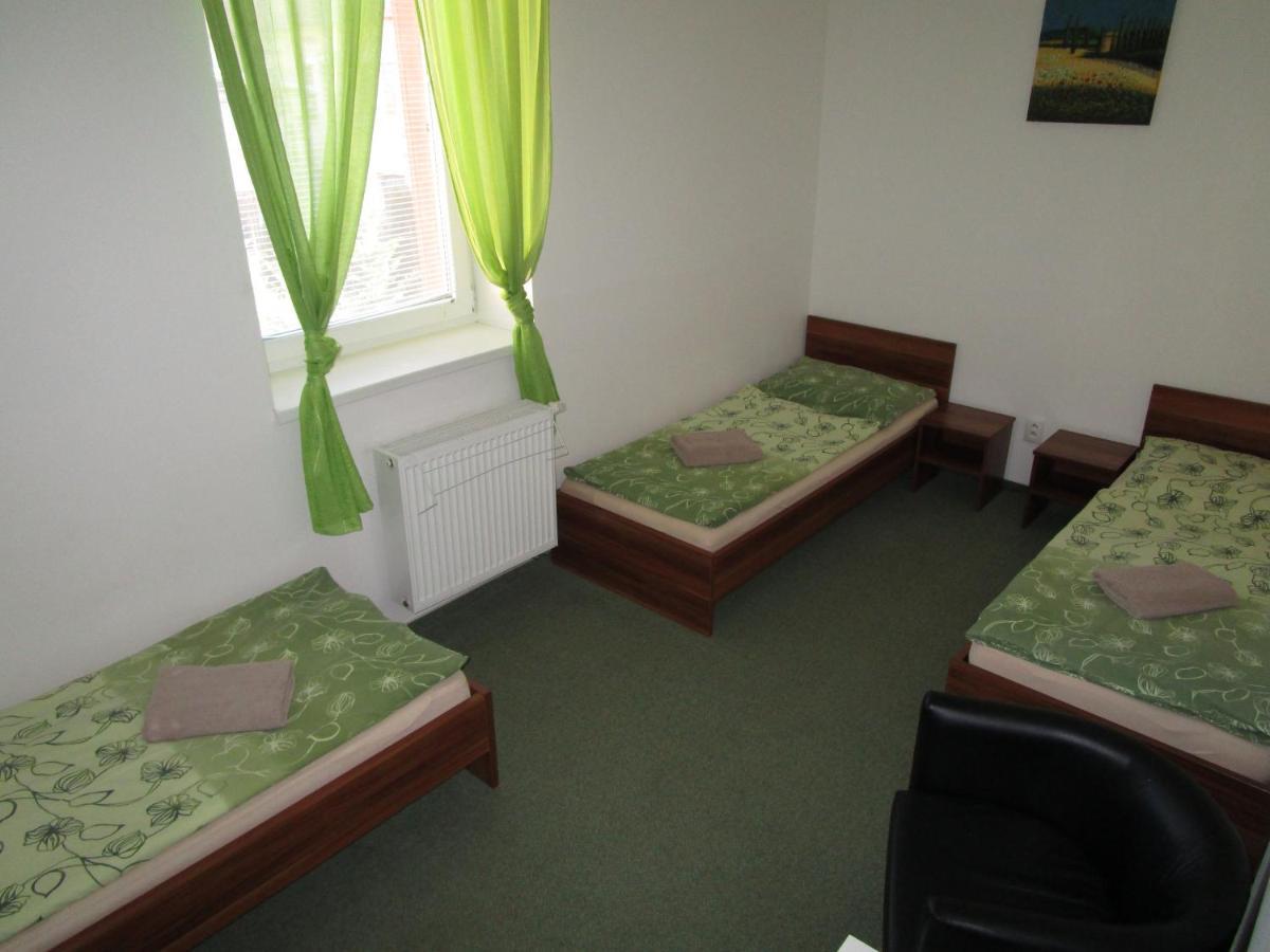 Salur Bed & Breakfast Nove Zamky Bagian luar foto