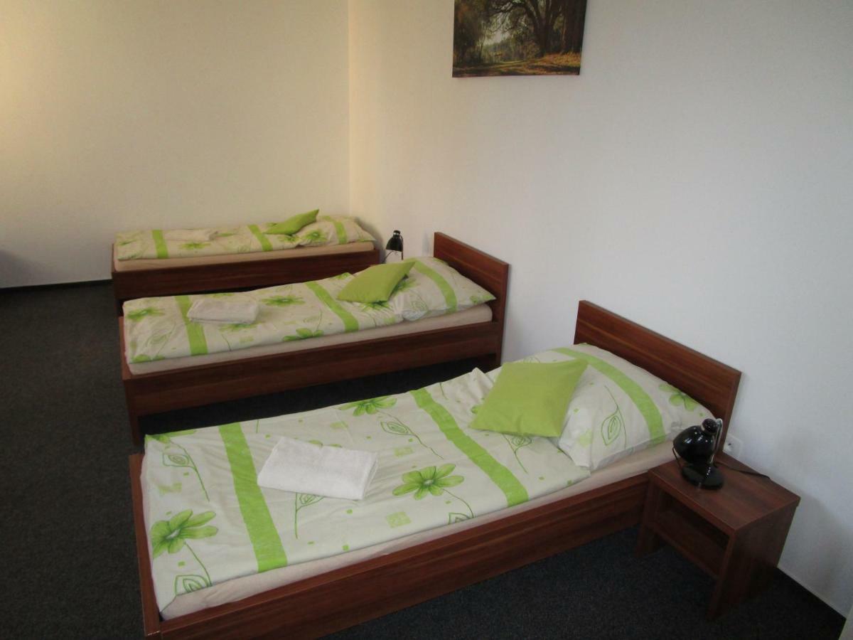 Salur Bed & Breakfast Nove Zamky Bagian luar foto