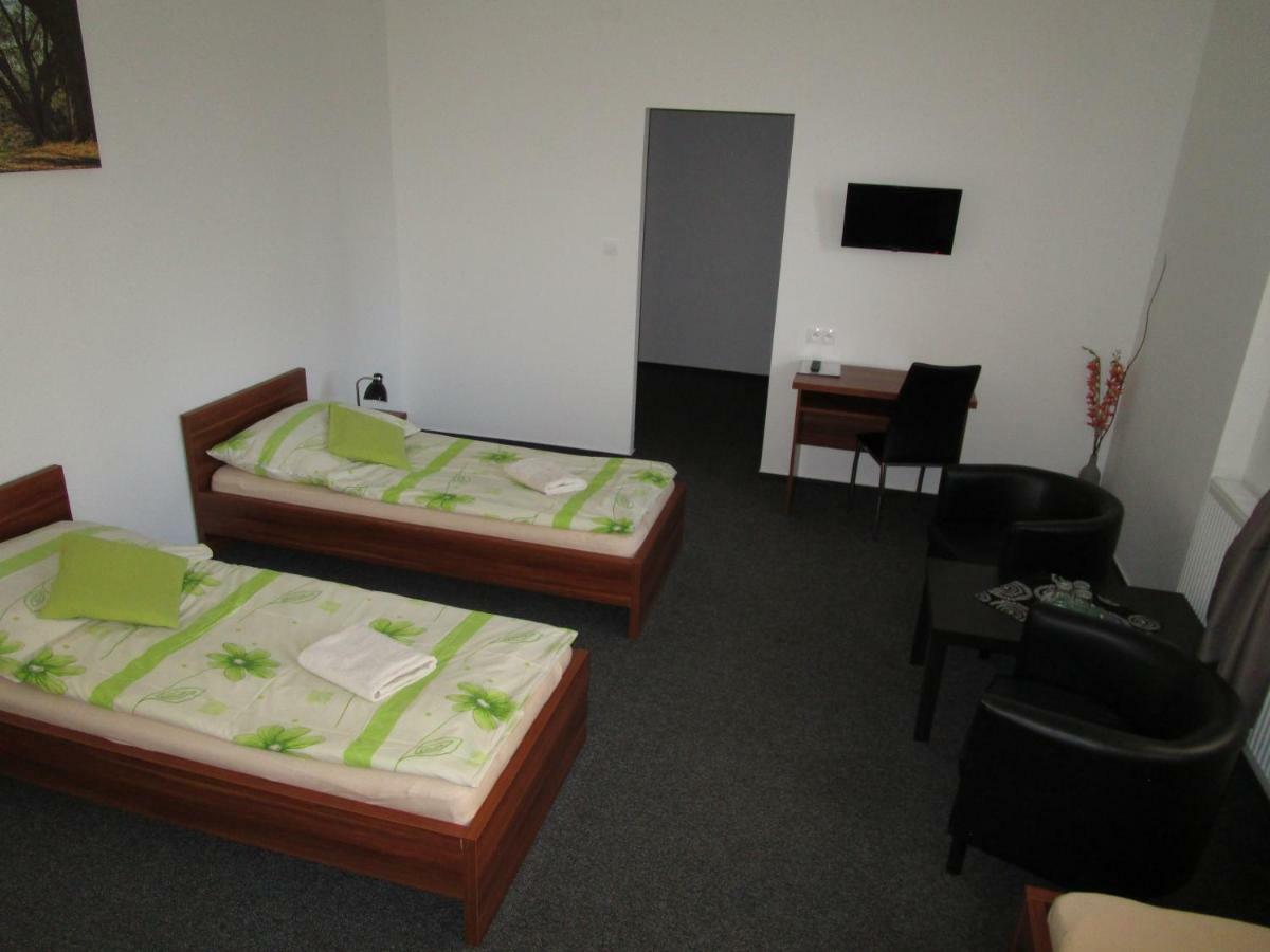 Salur Bed & Breakfast Nove Zamky Bagian luar foto